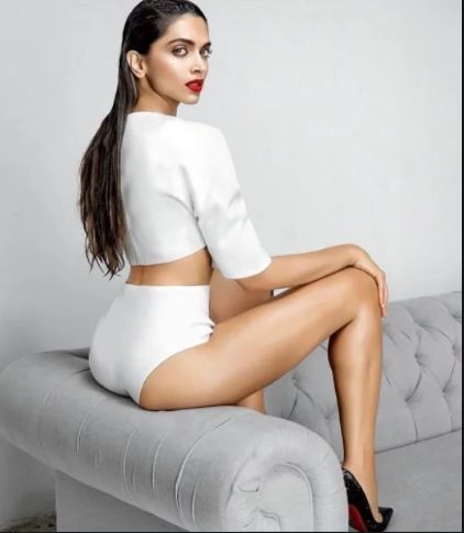 Deepika Padukone Sexy Pics