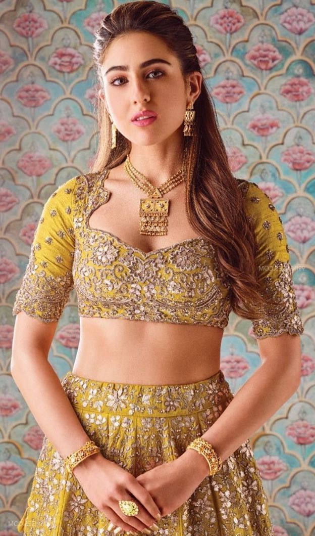 30 Smoking Hot Sara Ali Khan Photos For Your Pleasure